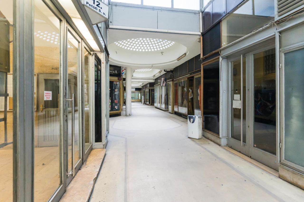 Cheerful Studio Budapest Downtown Екстер'єр фото